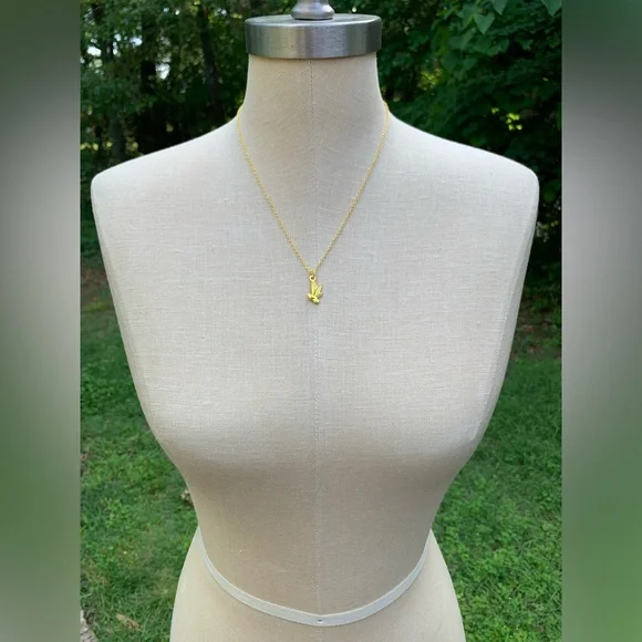 NWT Sterling Silver Plated Chain & Bee Alloy Metal Charm Necklace - Picture 2 of 10